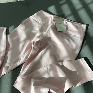 Fabletics High Waisted Powerhold Legging. Women’s L- short. Pink